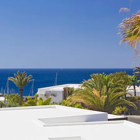 Villa Sleeps 6 Pool Wifi *