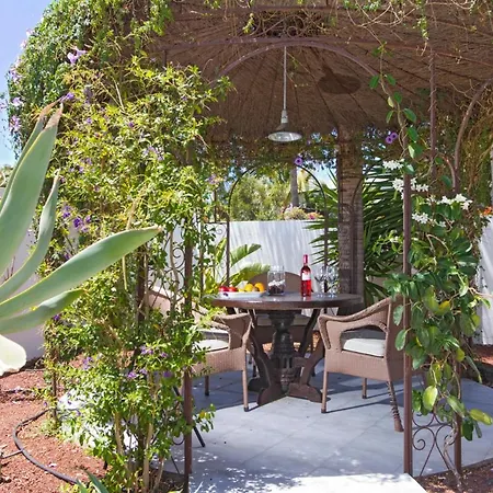 Sleeps 6 Pool Wifi Villa *