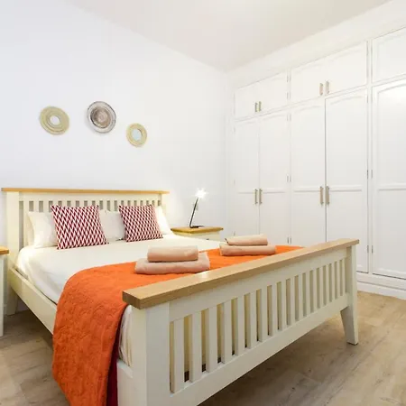 Sleeps 6 Pool Wifi Villa *